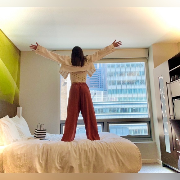 Meet your Posher, Megan 🧘🏻‍♀️ - Picture 6 of 6